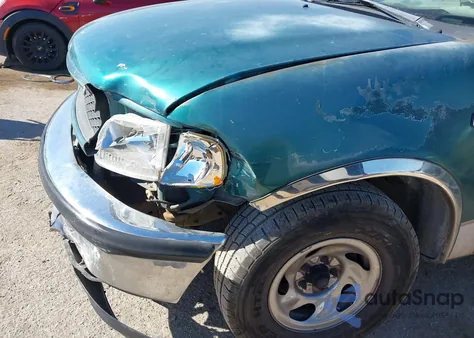 1998 Ford F-150 Lariat/Standard/Xl/Xlt z USA, uszkodzony, nr VIN 1FTZX176XWNA91986